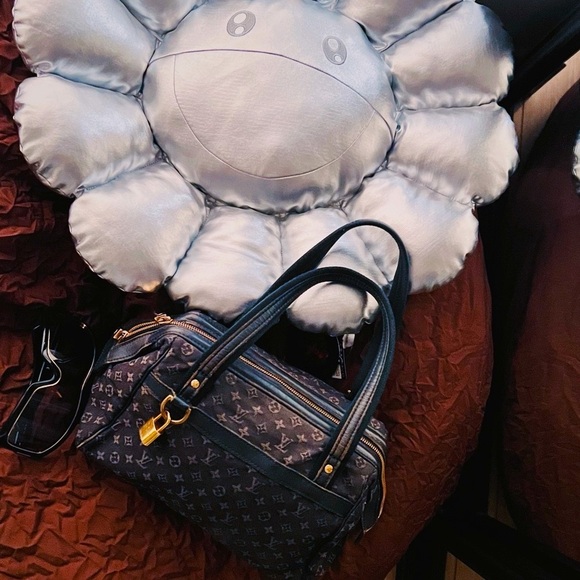 BEAUTY BUNDLE GIVEAWAY💋 + LOW START’S!!! LIKE TO BE NOTIFIED!🚨 - Picture 9 of 11